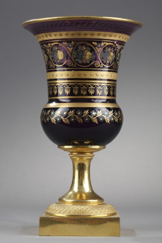Vase Medicis en cristal opalin de couleur améthyste vers 1820-1830 - Ouaiss Antiquités