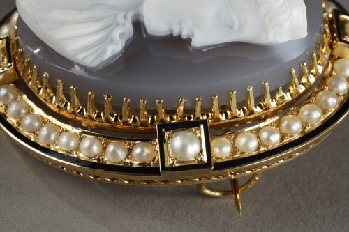 Napoléon III - Camé portrait Femme monture or et perles dans son étui