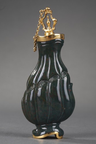 XVIIIe siècle - Flacon en jaspe et or, travail anglais du XVIIIe siècle
