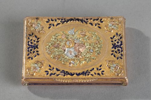 Boite en or et émail, début du XIXe siècle - Objets de Vitrine Style Restauration - Charles X