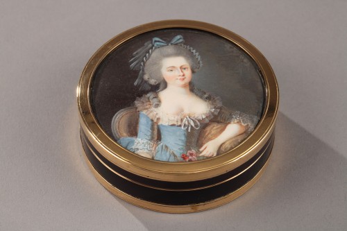Boite en or, écaille et ivoire Epoque Louis XVI - Objets de Vitrine Style Louis XVI