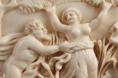 XVIIIe siècle - Plaque en ivoire "les amours de Poséidon", travail de la fin XVIIIe siècle