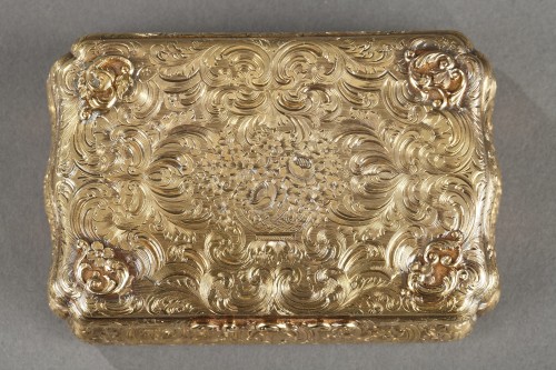 Objets de Vitrine Coffret & Nécessaire - Grande boite en or ciselée Hanau,  milieu du XIXe siècle