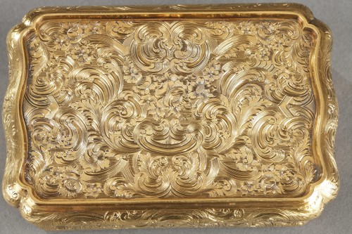 Grande boite en or ciselée Hanau,  milieu du XIXe siècle - Restauration - Charles X