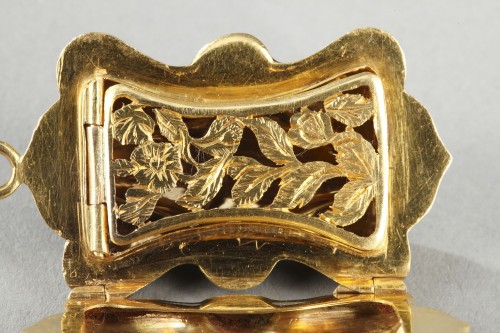 Vinaigrette en or et émail, milieu du XIXe siècle - Ouaiss Antiquités