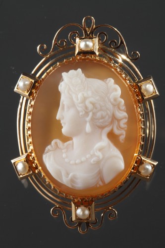 Pendentif broche en or, perles et camée sur agate - Bijouterie, Joaillerie Style Napoléon III