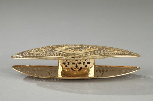 Navette en or, travail d'époque Louis XV - Objets de Vitrine Style Louis XV