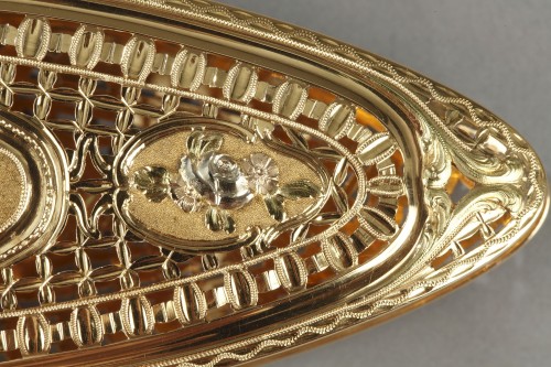 Antiquités - Navette en or, travail d'époque Louis XV