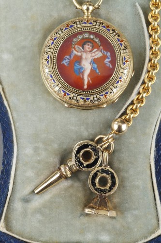 Antiquités - Châtelaine en or, émail, perles et diamants. Junod Frères à Genève