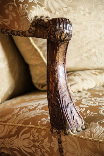 XVIIIe siècle - Etonnant canapé concave d'époque Régence
