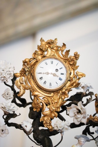 Petite pendule dite porte-montre formant bougeoir - Horlogerie Style Louis XV