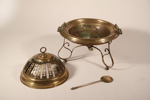 Objet de décoration  - Braséro en laiton, début du XVIIIe siècle