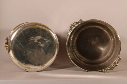 Argenterie et Arts de la table  - Paire de rafraîchissoirs du XVIIIe siècle en métal argenté