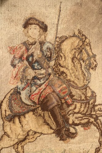 Tapisserie & Tapis  - Portrait présumé du duc du Maine, tapisserie au point de Saint-Cyr époque Louis XIV