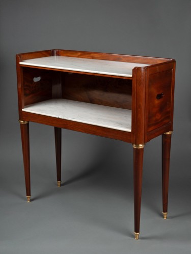 Paire de tables a en-cas ou tables de chevet en acajou et marble blanc - Louis XVI