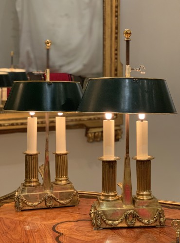 Deux lampes bouillottes d'époque Louis XVI en bronze doré - Luminaires Style Louis XVI