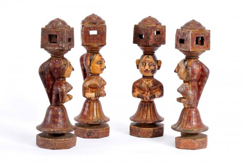 4 pieds en bois sculpté et polychrome, Indes 18e -19e siècle