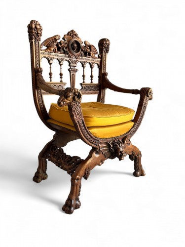 Antiquités - Deux fauteuils Néo-Gothique