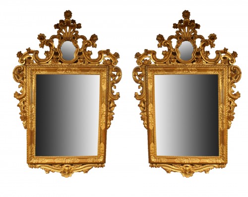Paire de miroirs en bois doré, Italie XVIIIe siècle
