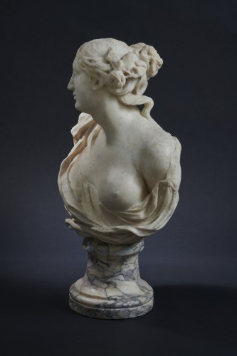 Buste de femme en marbre - Italie seconde moitié du XVIIe siècle - Sculpture Style Louis XIV