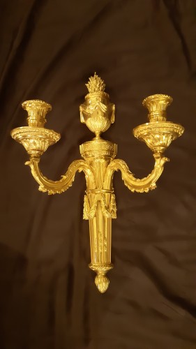 Paire d'appliques en bronze ciselé et doré d'époque Louis XVI - Luminaires Style Louis XVI