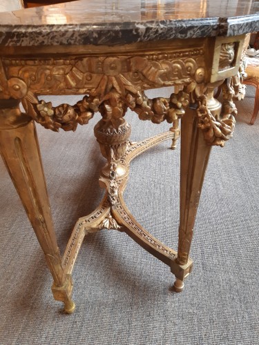 XVIIIe siècle - Grande console en bois doré d'époque Louis XVI