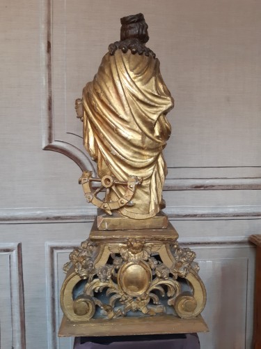 Sculpture Sculpture en Bois - Sainte Catherine d' Alexandrie sur son socle d'époque Louis XIV