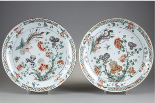 Paire de grands plats Famille Verte, Chine Kangxi 1662 - 1722 - Céramiques, Porcelaines Style 