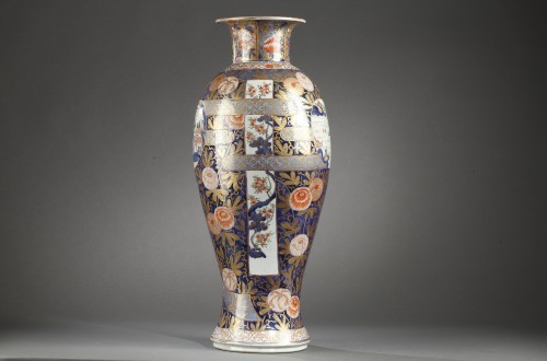 Grand vase en porcelaine du Japon Seconde moitié du 17e siècle - Céramiques, Porcelaines Style 