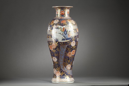 Antiquités - Grand vase en porcelaine du Japon Seconde moitié du 17e siècle