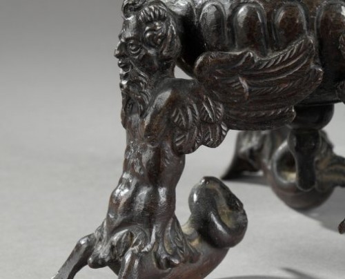 Objets de Vitrine  -  Encrier tripode en bronze, Venise ou Padoue fin du 16e siècle