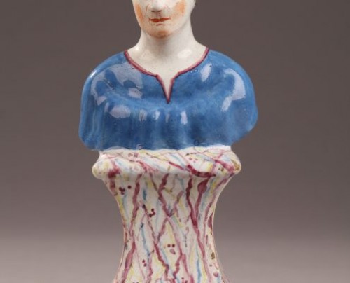 Statuette en faïence de Hoechst, Allemagne 18e siècle - Céramiques, Porcelaines Style 