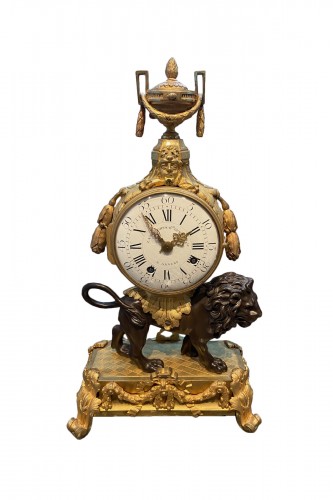 Pendule Louis XVI au lion