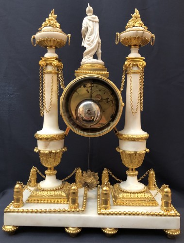 Pendule portique Louis XVI - Galerie Theunissen & de Ghellinck