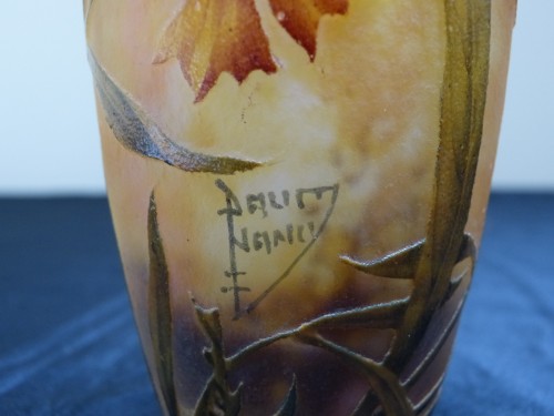 Daum Nancy - Vase gravé et émaillé Aux Marguerites - Verrerie, Cristallerie Style Art nouveau