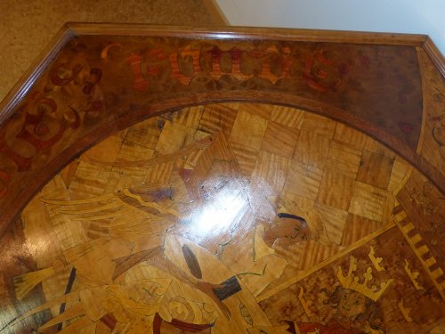 Antiquités - Emile Gallé Table de milieu décor Troubadour Roi Arthur