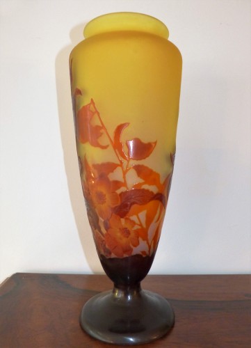 XXe siècle - Emile Gallé - Grand vase décor Fleurs de pêcher