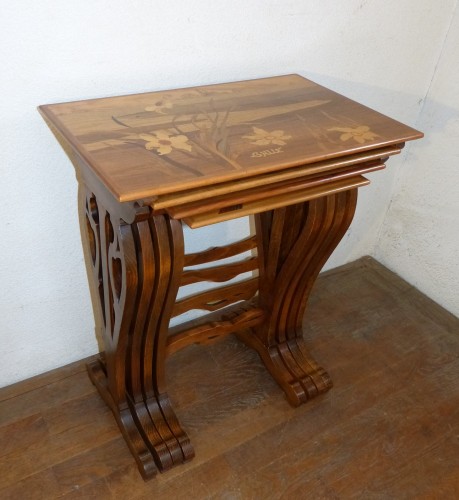 Mobilier Table & Guéridon - Emile Gallé - Série de tables gigognes Art nouveau