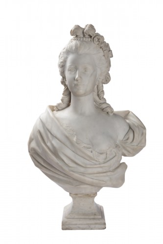 Buste de femme en marbre blanc de carrare