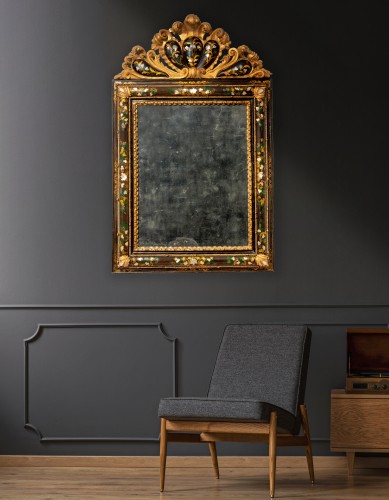 XVIIIe siècle - Miroir vénitien en bois laqué et doré avec inserts en nacre