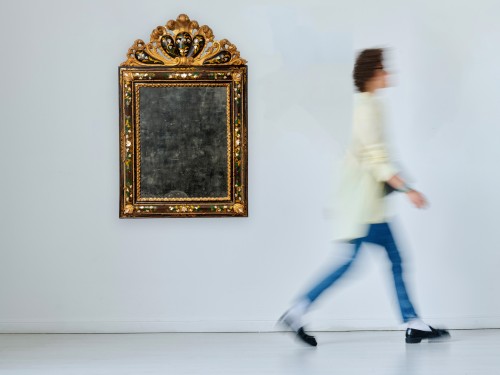 Miroir vénitien en bois laqué et doré avec inserts en nacre - Louis XIV