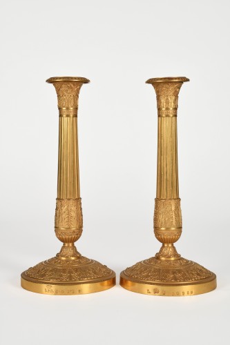 Paire de bougeoirs royaux en bronze doré pour Louis-Philippe au Château de Neuilly - Luminaires Style Louis-Philippe