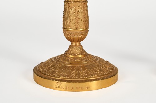 Luminaires Bougeoirs et Chandeliers - Paire de bougeoirs royaux en bronze doré pour Louis-Philippe au Château de Neuilly
