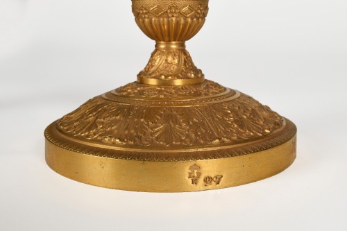 Paire de bougeoirs royaux en bronze doré pour Louis-Philippe au Château de Neuilly - Gallery de Potter d'Indoye