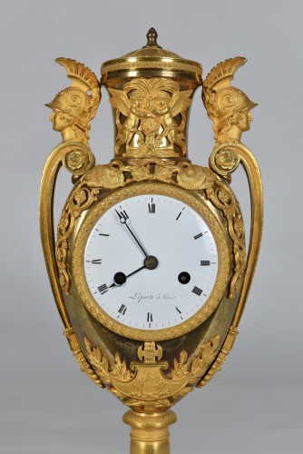 Horlogerie Pendule - Pendule d’époque Empire vers 1810 en bronze doré, signé Lepaute