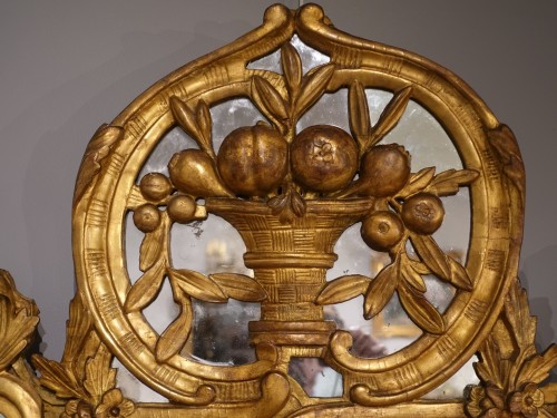 Louis XV - Miroir provençal en bois doré d'époque fin XVIIIe siècle