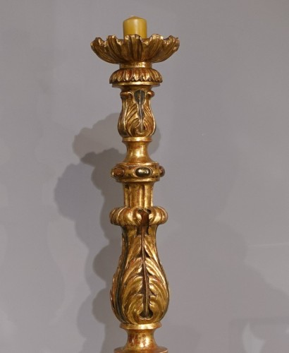 Antiquités - Important candélabre en bois doré et polychrome, Espagne XVIIe siècle