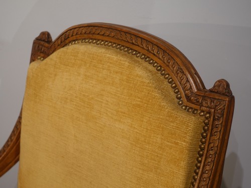XVIIIe siècle - Deux fauteuils Louis XVI