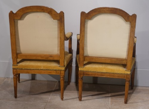 Antiquités - Deux fauteuils Louis XVI