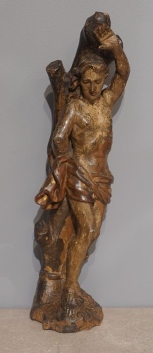 Saint Sébastien en bois polychrome du XVIIe siècle - Sculpture Style Louis XIII